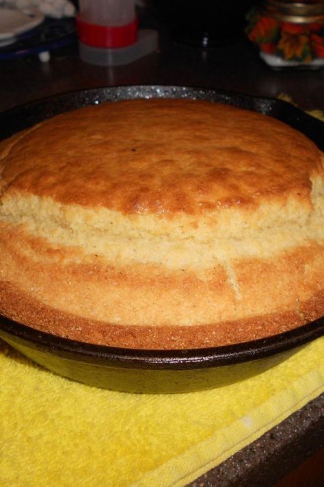 Sour Cream Cornbread Mexican Cornbread With Sour Cream, Jiffy Cornbread Recipes With Sour Cream, Cornbread With Sour Cream, Bisquick Cornbread, Cream Corn Bread, Cream Cornbread, Sour Cream Cornbread, Cornbread Cake, Cream Corn Casserole