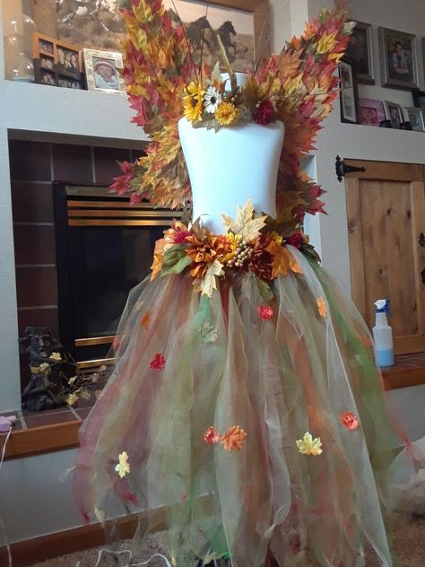 Fall Elf Costume, Autumn Fairy Dress, Autumn Fairy Costume Diy, Acorn Fairy Costume, Pumpkin Fairy Costume, Fall Fairy Costume Diy, Easy Diy Fairy Costume, Nature Fairy Costume Diy, Woodland Fairy Costume Ideas Diy