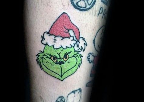 30 Grinch Tattoos For Men - Dr Seuss Design Ideas Grinch Tattoo, O Grinch, Borboleta Tattoo, Holly Flower, Watercolor Bird Tattoo, Friday The 13th Tattoo, Airbrush Shirts, All Black Tattoos, Guys Tattoos