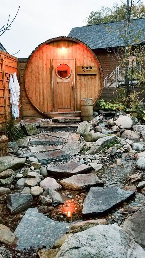 Nordik Spa Nordic Spa Backyard, Backyard Nordic Spa, Nordic Spa Design, Barrel Sauna Landscaping, Nordic Spa Aesthetic, Outdoor Wellness Area, Sims Spa, Spa Cottage, Nordik Spa