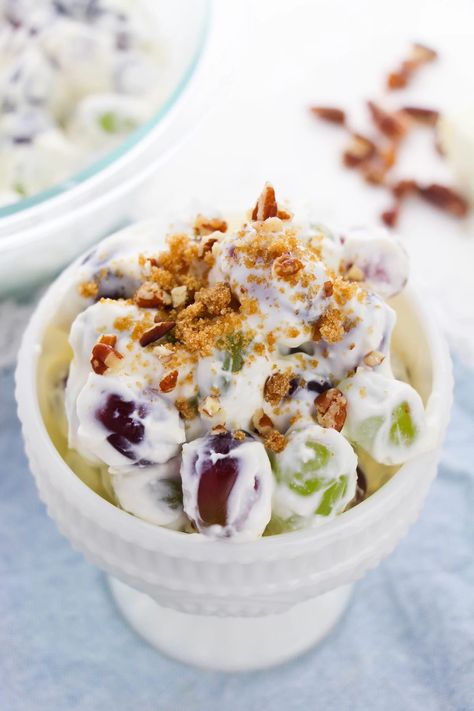 Pecan Crunch, Grape Salad Recipe, Grape Salad, Salad Pasta, Fall Dishes, Fruit Dishes, Fruit Salad Recipes, Dessert Salads, Idee Pasto Sano