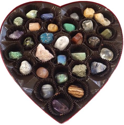 Box Of Crystals, Crystal Gift Box Ideas, Crystals For Love, Goblincore Aesthetic, Crystal Room, Crystal Aesthetic, Crystal Box, Pretty Rocks, Crystal Therapy