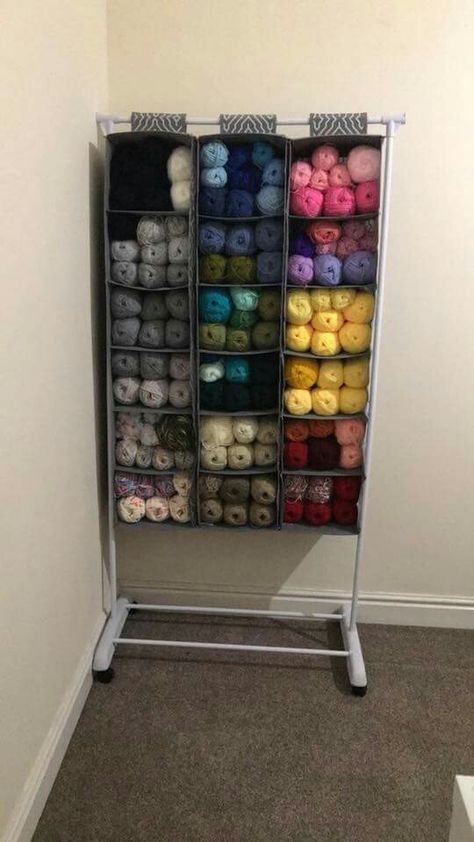 Yarn Storage Ideas, Easy Storage Ideas, Clever Storage Ideas, Storage Ideas For Small Spaces, Yarn Organization, Dream Craft Room, Craft Room Design, Sewing Room Organization, Ideas Para Organizar