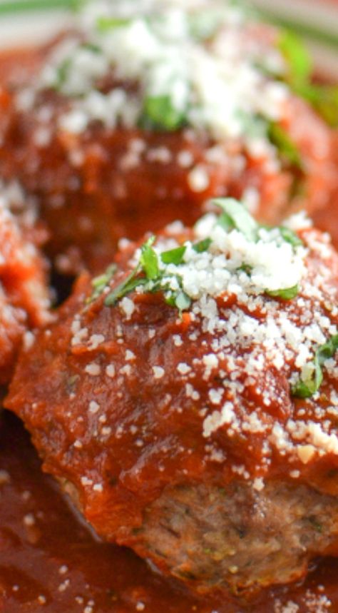 Giant Meatball Recipe, Large Meatballs, Giant Meatballs, Meatballs Baked, Italian Meatballs Recipe, Meatball Recipes Easy, Meatball Bake, How To Cook Meatballs, Homemade Tomato Sauce