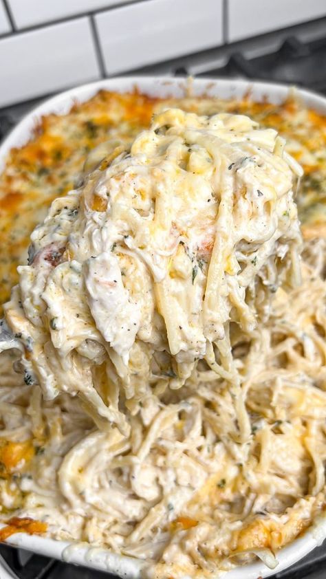 Easy Chicken Tetrazzini Recipe - Bad Batch Baking - Restaurant Copycat Recipes & Family Favorites Easy And Quick Supper Ideas, Easy Dinner Recipes For Family Of 8, One Pot Chicken Meals Pasta, Family Dinner Dessert Ideas, Best Chicken Tetrazzini Recipes, Bad Batch Baking, Supper Ideas Pasta, Chicken Tetrazzini Easy, Chicken Supper Ideas