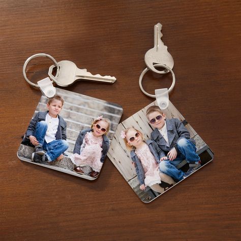 Photo Gifts Ideas, 2023 Crafts, Recuerdos Primera Comunion Ideas, Picture Keychain, Foto Kids, Shadow Images, Presents Ideas, Diy Gifts For Dad, Dad Keychain