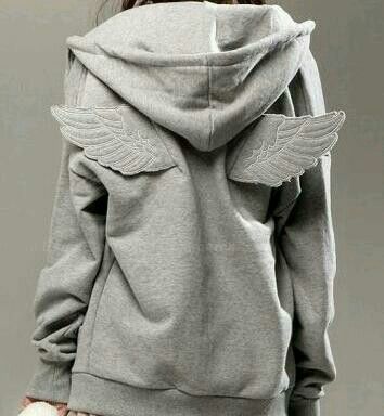 A hoodie with chibi wings? Why WOULDN'T I want this! ~Emi Angel Wings Hoodie, Image Swag, Zippered Cardigan, Cute Cardigans, Hoodie Cardigan, Couture Mode, Sweatshirt Zipper, Jeremy Scott, Fashion Korean