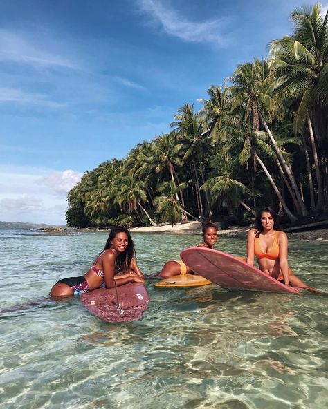 Rachel Peters, Instagram Office, Alana Blanchard, Surfer Girls, Siargao, Fotos Goals, Shotting Photo, Surf Design, Burton Snowboards