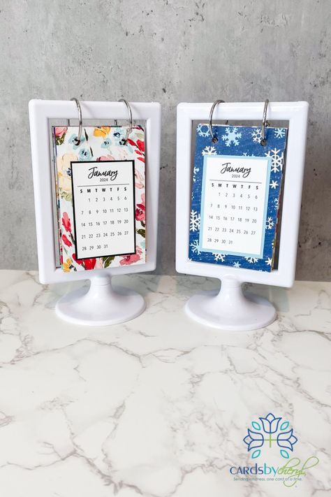 Diy Flip Calendar, Homemade Gift Boxes, Small Desk Calendar, Diy Desktop, Flip Calendar, New Year Calendar, Calendar Kit, Mini Calendars, Calendar Ideas