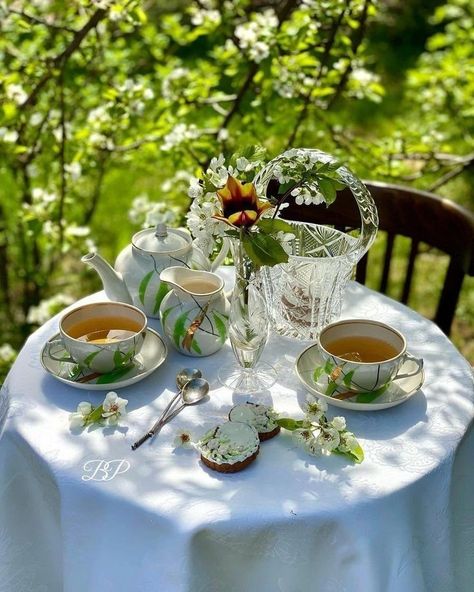 Tea Table Settings, Have A Blessed Week, Blessed Week, Green Cottage, Tea Party Theme, Kitchen Wares, Cuppa Tea, Set Table, Tea Party Garden