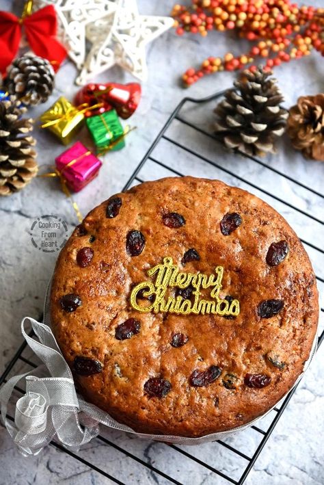 Christmas Plum Cake Photography, Eggless Plum Cake Recipe, Christmas Plum Cake Recipe, Christmas Plum Cake, Plum Cake Recipe, Plum Cakes, Christmas Pudding Recipes, Eggless Cakes, Roll Cakes