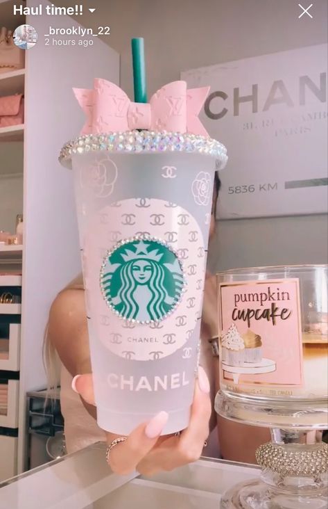 Brooklynxo Bedazzled Ideas, Starbucks Photo, Vasos Starbucks, Copo Starbucks, Bling Cups, Starbucks Cup Design, Starbucks Cup Art, Starbucks Design, Trendy Water Bottles