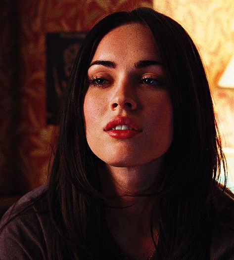 movie gifs — Megan Fox as Jennifer Check JENNIFER’S BODY (2009) Megan Fox Tumblr, Megan Fox Gif, Jennifers Body Megan, Megan Fox Jennifer's Body, Megan Fox Transformers, Jennifer’s Body, Fox Gif, Megan Fox Hair, Estilo Megan Fox