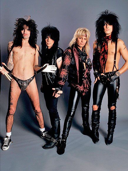 Motley Crue Breaks up: 10 Style Tips Learned from the Heavy-Metal Band | PEOPLE.com Tommy Lee Motley Crue, Chica Heavy Metal, Motley Crue Nikki Sixx, 80s Hair Metal, 80s Rock Bands, Hair Metal Bands, 80s Hair Bands, Motley Crüe, Estilo Rock