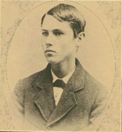 Jesse James - he's somewhere in the family tree Jesse James Outlaw, Old West Outlaws, Wild West Outlaws, Famous Outlaws, Frank James, Old West Photos, Gang Leader, The Dictator, Into The West