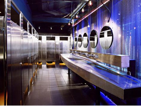 Crobar New York Club Design - The Best In Night Club Design Dark Moody Bathroom, Night Club Design, تصميم دورة مياه, New York Club, Public Washroom, Moody Bathroom, Club Lighting, Restroom Design, Nightclub Design