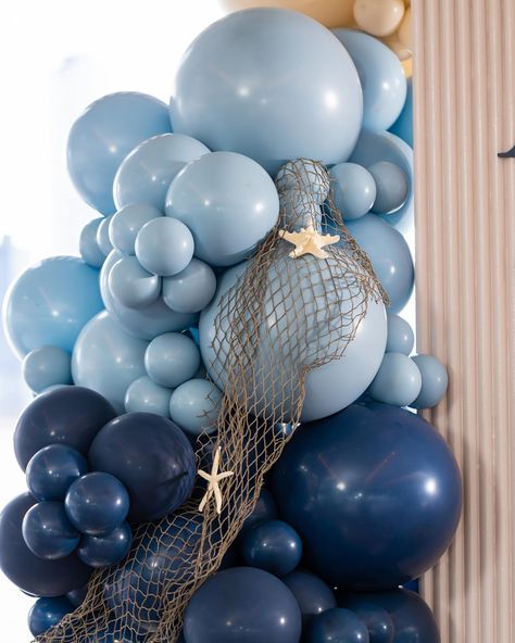 Under The Sea Birthday Party Aesthetic, 50th Birthday Ocean Theme, Sea Theme Balloon Decoration, Beach Inspired Birthday Party, Ocean Birthday Decorations, Coastal Birthday Theme, Beach Balloon Arch, Under The Sea Decorations Ocean Themes, Beach Themed Baby Shower Ideas