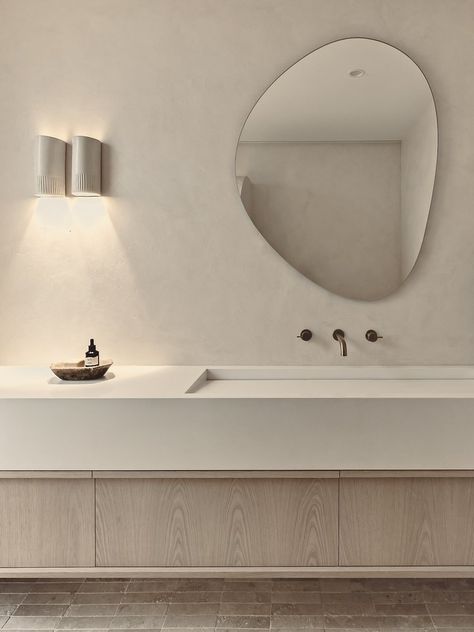 Cement Bathroom, Bathroom Ensuite, Bathroom Inspiration Decor, Studio Interior, Bathroom Wall Lights, House Bathroom, New Wall, Interior Inspo, Amazing Bathrooms