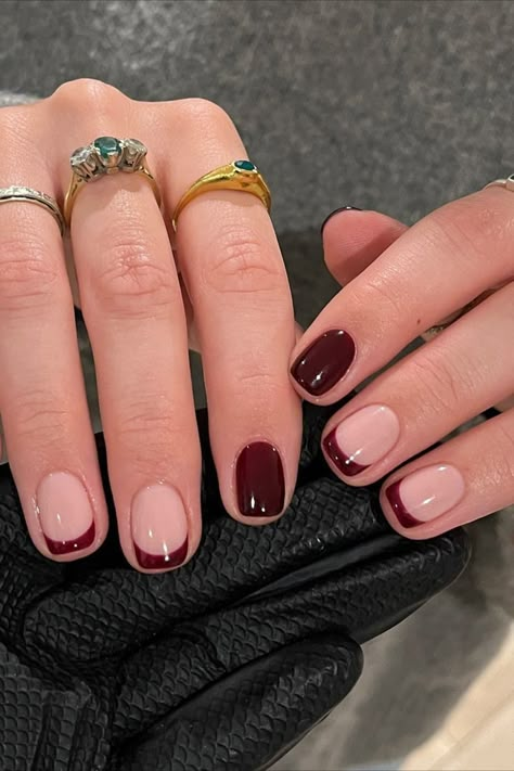 25+ Dark & Rich Burgundy Nails to Try Trendy Classy Nails, Burgundy Fall Nails, Red Nail Varnish, Fake Nails White, Red Gel Nails, Kutek Disney, Dark Red Nails, Wine Nails, Manikur Kuku