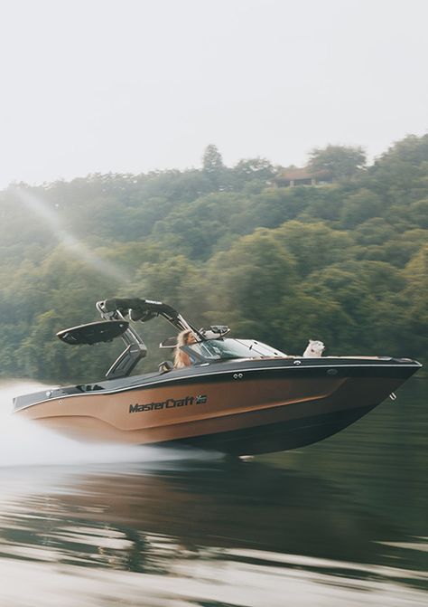 MasterCraft Boat Company (NASDAQ: MCFT), is a world-renowned innovator, designer, manufacturer, and marketer of premium performance inboard wakesurfing, wakeboarding, and ski boats. Boat Photoshoot Ideas, Wakesurfing Boats, Boat Photoshoot, Mastercraft Boat, Wakeboard Boats, Ski Boats, Boat Ideas, Feed Insta, Dodge Dart