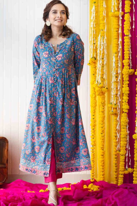 Front Kurti Designs, Printed Kurti Designs, Gota Patti Work, Bagru Print, Neck Designs For Suits, Kurta Dress, A Line Kurta, Comfy Dress, Printed Kurti