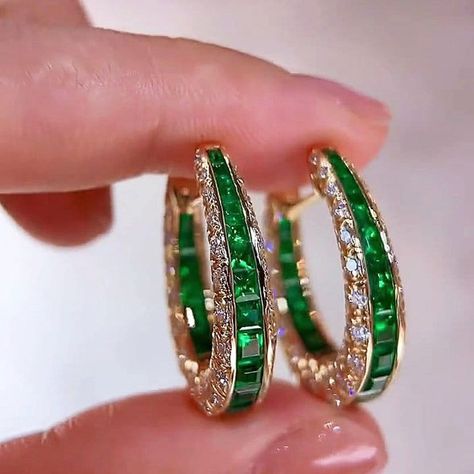 Vintage Hoop Earrings, Round & Emerald Cut Emerald Sapphire Earring, 14K Solid Gold Earrings, Green Emerald Earrings, Huggies Hoop Earrings Specifics: Main Stone: Cubic Zirconia Main Stone Shape: Emerald Cut  Side Stone: Cubic Zirconia Side Stone Shape: Round Cut If you want to add a personal touch to this piece contact us and we will create one just for you. You can customize the following things given below: PAYMENT POLICY 1. We accept payment via PayPal only. 2. You can also use a credit card Gold Earrings Emerald, Two Stone Earrings, Earrings Stones, Green Emerald Earrings, Earrings Huggies, Sapphire Earring, Emerald Green Earrings, Jeweled Earrings, Earrings Round