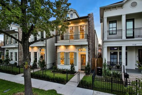 Houston Heights Homes, Houston Townhouse, Luxury Townhomes, Houston Houses, Leaf Village, Luxury Townhouse, Houston Heights, Houston City, Duplex Design