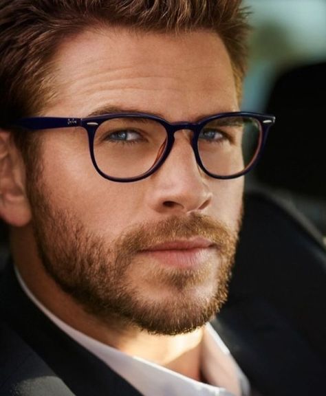 Liam Hemsworth Hemsworth Chris, Stylish Glasses For Men, Mens Eye Glasses, Hemsworth Brothers, Celebrity Men, Handsome Men Quotes, Mens Glasses Fashion, Glasses Trends, Boys Glasses