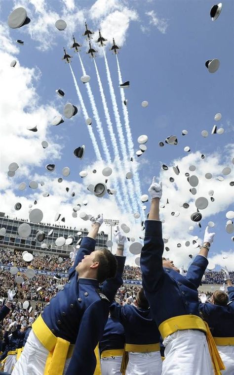 Air Force Academy Graduation Hat Toss and Thunderbirds Fly Over Air Force Pictures, Air Force Wallpaper, United States Air Force Academy, Usaf Thunderbirds, Jet Fighter Pilot, Military Aesthetic, Air Force Academy, Naval Academy, United States Military