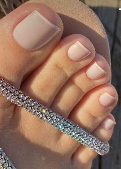 Fall Toe Nails, Feet Nail Design, French Pedicure, Gel Toe Nails, Acrylic Toe Nails, Toe Nail Color, Pretty Toe Nails, Nails For Bride, Summer Toe Nails