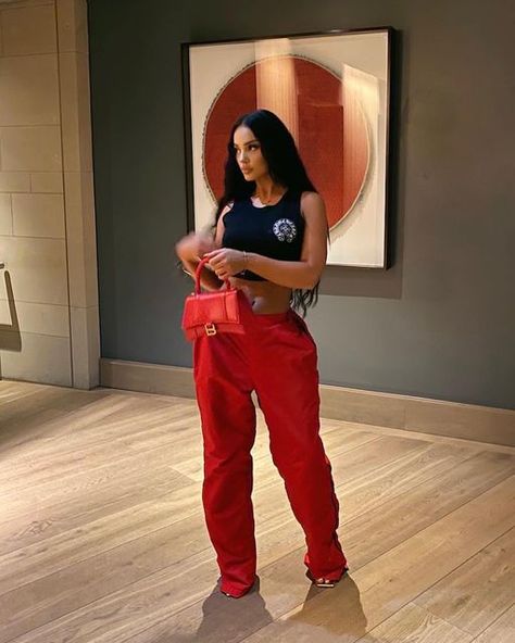 Outfit Drip, Saturday Outfit, Red Joggers, B Logo, Tiktok Fashion, Causal Outfits, Designer Streetwear, Flawless Beauty, Cute Comfy Outfits