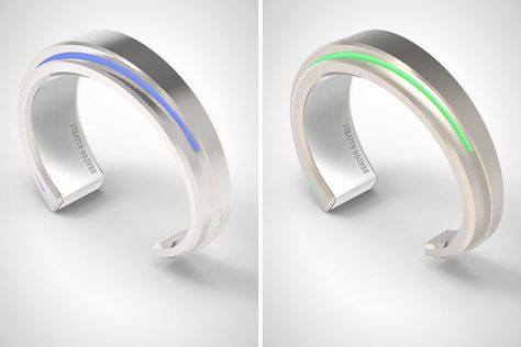 Interesting bracelet Tech Bracelet, Tech Jewelry, Communication Devices, Smart Bracelet, Wearable Tech, All That Glitters, Diy Inspiration, Super Powers, High Tech