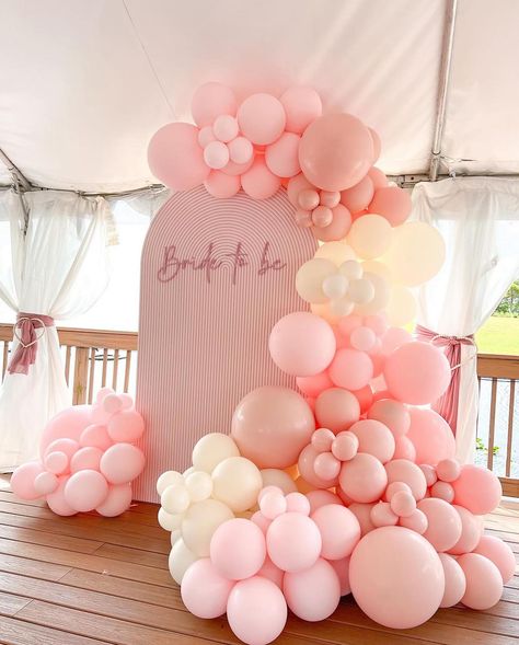 Keep calm and stay inspired💫 Photo: @janettloveshop ➡️ @make_a_wish_ua for more inspiration💕 ⠀⠀⠀⠀⠀⠀⠀⠀ Tag your friends who’d love this one 💫 💌 #pastelballoons #pastelballoongarland #pastelballoon #organicballons #organicballoons #organicballoongarland #bridetobe #brideroomdecoration #bridedecor #brideballoons Baby Pink Balloon Garland, Pink Backdrop With Balloons, Pastel Pink Balloon Arch, White And Pink Balloon Garland, 21 Backdrop Ideas, Pink Baby Shower Balloon Arch, Pink And White Birthday Decorations, Light Pink Balloon Arch, Bow Balloon Arch