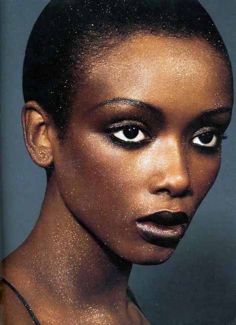 Adia Coulibaly Kevyn Aucoin Making Faces, Kevin Aucoin, 90s Beauty, Kevyn Aucoin Makeup, Fashion 1990s, 90s Makeup, Glitter Face, Making Faces, Black Makeup