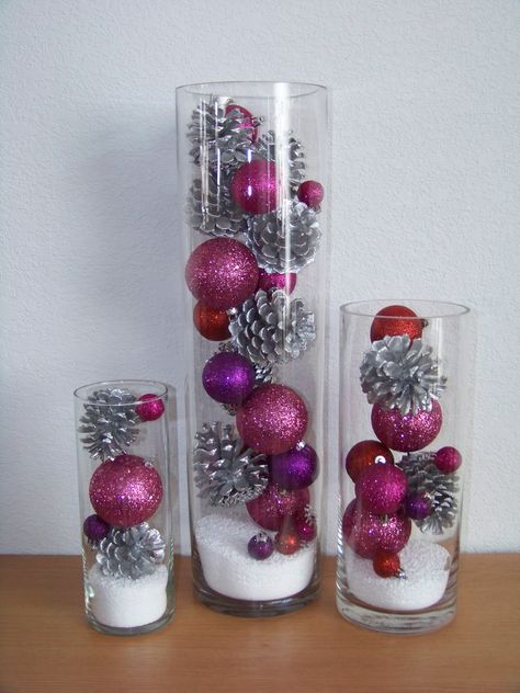 Valentine twist!  I used red balls and gold pine cones for Christmas. Diy Christmas Decor Ideas, Christmas Vases, Diy Christmas Decor, Christmas Centerpieces Diy, Xmas Deco, Easy Christmas Decorations, Best Diy, Christmas Decor Ideas, Shelf Ideas