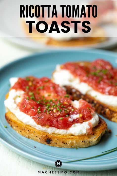 Tomato Toast Recipe, Ricotta Tomato, Heirloom Tomato Tart, Tomato Toast, Tomato Breakfast, Tomatoes On Toast, Healthy Toast, Ricotta Toast, Tomato Dishes