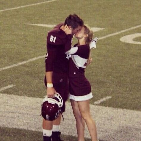 Football Cheerleader Couple, High School Couples, High School Relationships, Football Activity, School Cheerleading, Football Couples, Cheers Photo, Sports Couples, American High School