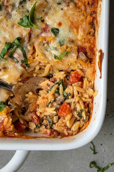 Veggie Ricotta Baked Orzo, Ricotta Orzo Recipes, Vegetarian Rice Dinner Recipes, Vegetarian Recipes No Pasta, Ricotta Casserole Recipes, Veggie Orzo Bake, Quinoa Veggie Bake, Ricotta Lunch Recipes, Vegetable And Ricotta Baked Orzo