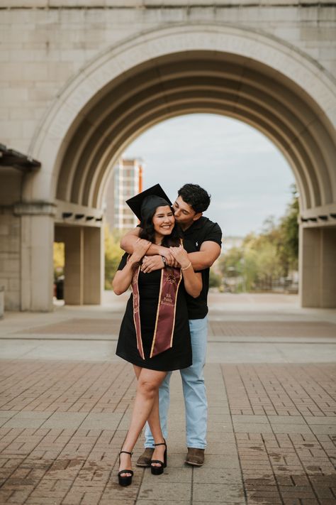 Nurse Couple Pictures, Couple At Graduation, Couple In College, Graduation Pictures With Partner, Cap And Gown Photos Couple, Graduation Boyfriend Pictures, Graduation Photoshoot With Husband, Couple Poses For Graduation, Grad Pic Couple