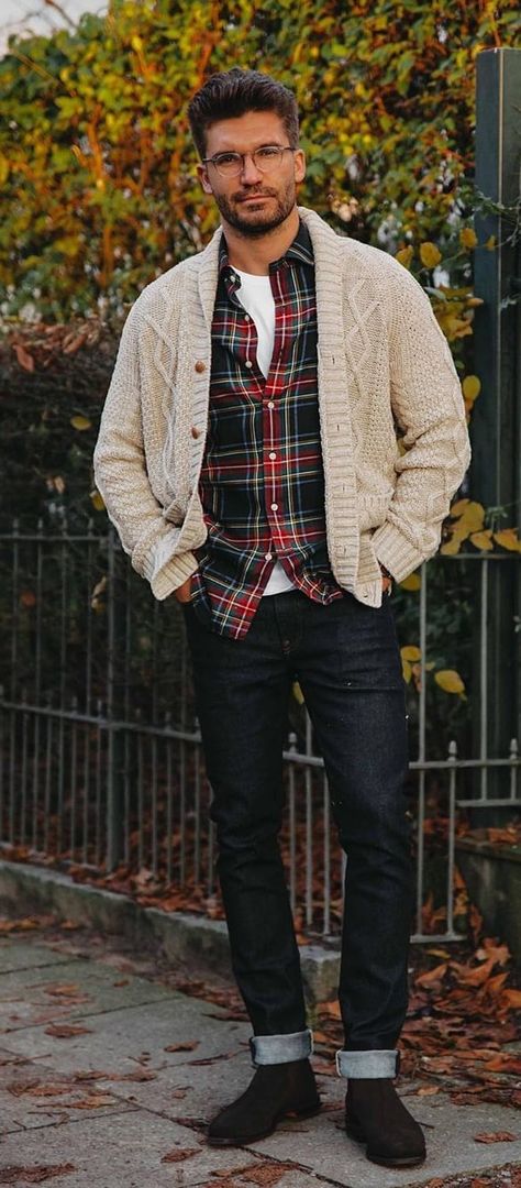 Christmas Outfits Men Casual, Plaid Outfit Men, Christmas Outfit Ideas For Men, Mens Fall Sweaters, Men Christmas Outfit, Christmas Party Outfit Casual, Outfit Hombre Casual, Mens Christmas Party Outfit, Checked Shirt Outfit