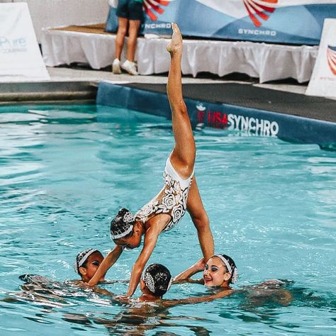 Highschool Locker, Junior Olympics, Artistic Swimming, Swimming Pictures, Swimming World, Olympic Swimming, Synchronized Swimming, Water Aerobics, Keep Swimming