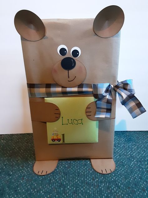 Bear Wrapping Ideas, Bear Gift Wrap, Gift Packing Ideas For Kids, Pretty Gift Wrapping Ideas, Gift Wrapping Techniques, Creative Gift Wraps, Gift Wrapping Inspiration, Gifts Wrapping Diy, Birthday Gift Wrapping