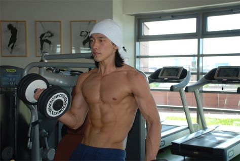 This gym looks awesome - I could use a treadmill like the one shown for my home. Rain Kpop, Ninja Assassin, Bi Rain, Daniel Henney, Most Beautiful People, Megan Fox, Fitness Beauty, American Actors, Asian Men