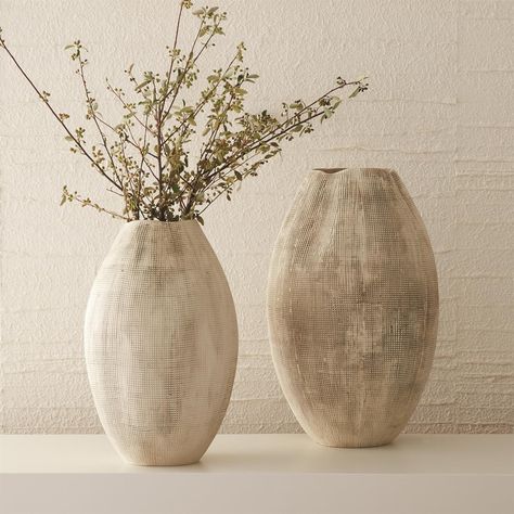 French Country Rustic, Vase Deco, Ceramic Texture, Rustic Vase, Global Views, Rustic White, White Vases, Vase Design, Ceramic Vases