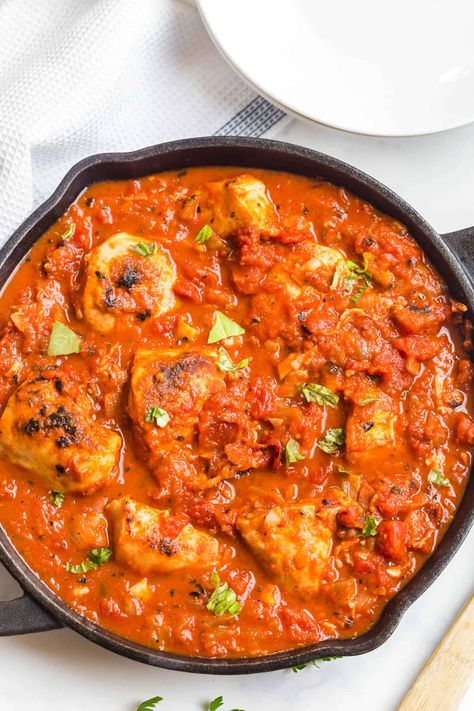 A skillet of roasted red pepper chicken. Roasted Red Pepper Sauce Recipe, Roasted Red Pepper Chicken, Red Pepper Chicken, Pepper Chicken Recipe, Chicken Low Carb, Recipes With Chicken And Peppers, Simply Stacie, Roasted Red Pepper Sauce, Pepper Recipes