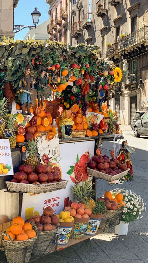 Italian Market Aesthetic, Italian American Aesthetic, Italian Lemonade, Italy Dump, Italy Market, Italian Party, Italian Theme, Italian Market, Moving To Italy