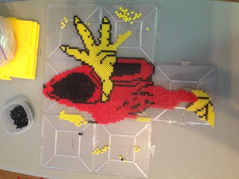 Unfinished ICP Perler bead wreath Liquid Stranger Perler, Insane Clown Posse Perler Beads, Icp Perler Bead Patterns, Weird Perler Bead Patterns, Perler Bead Wreath, Hammer Beads, Bead Wreath, Perler Designs, Girly Bracelets