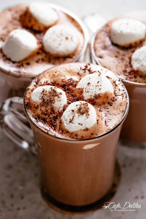 Slow Cooker Hot Chocolate Recipe, Slow Cooker Hot Chocolate, Crockpot Hot Chocolate, Cafe Delites, Homemade Hot Chocolate, Fudge Sauce, Hot Chocolate Bars, Fun Easy Recipes, Hot Chocolate Recipes