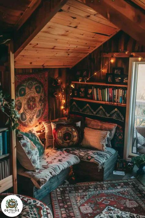 Queen Bed Reading Nook, Cozy Small Reading Room, Reading Shed Ideas, She Shed Library Ideas, Bohemian Reading Nook, Diy Cozy Corner, Shed Hangout, She Shed Library, Shed House Interior Ideas