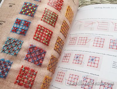 Beaded Embroidery Stitches, How To Bead Fabric, Stitch Book How To Make, Embroidery Designs Tutorials, Embroidery Samplers, Bordado Jacobean, Embroidery Samples, Seed Bead Embroidery, Sulaman Pita